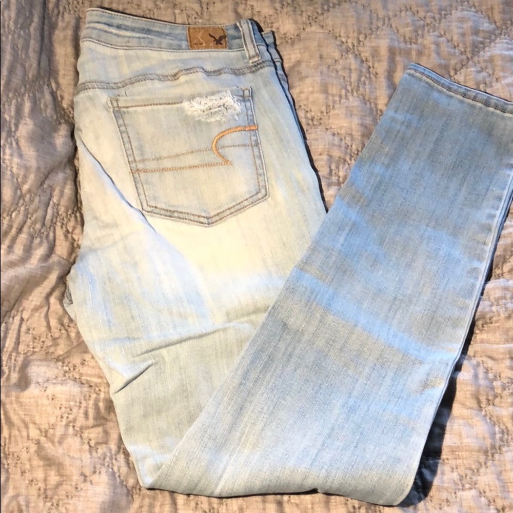 Light wash American Eagle Jeggings